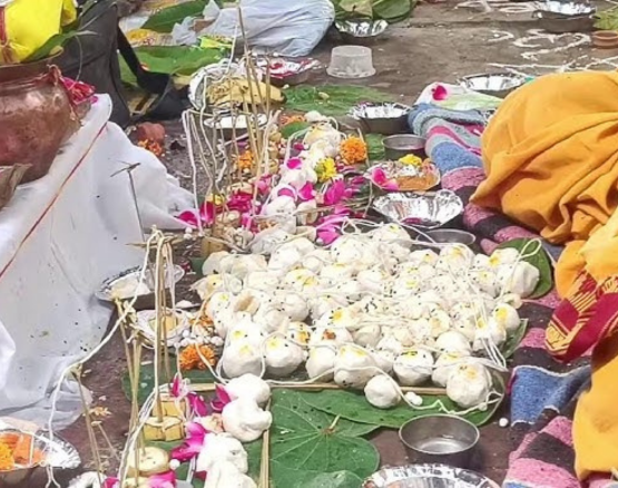 Pindan Daan ritual at Vishnupad Temple Gaya